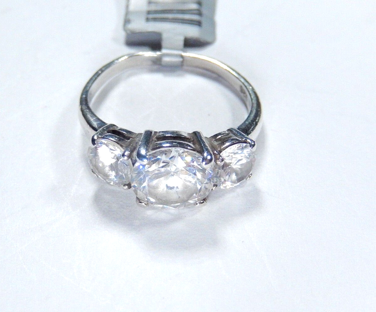 *VINTAGE*   Sterling Silver Three Stone 3.00 CT Cubic Zirconia CZ Ring Size 6.75
