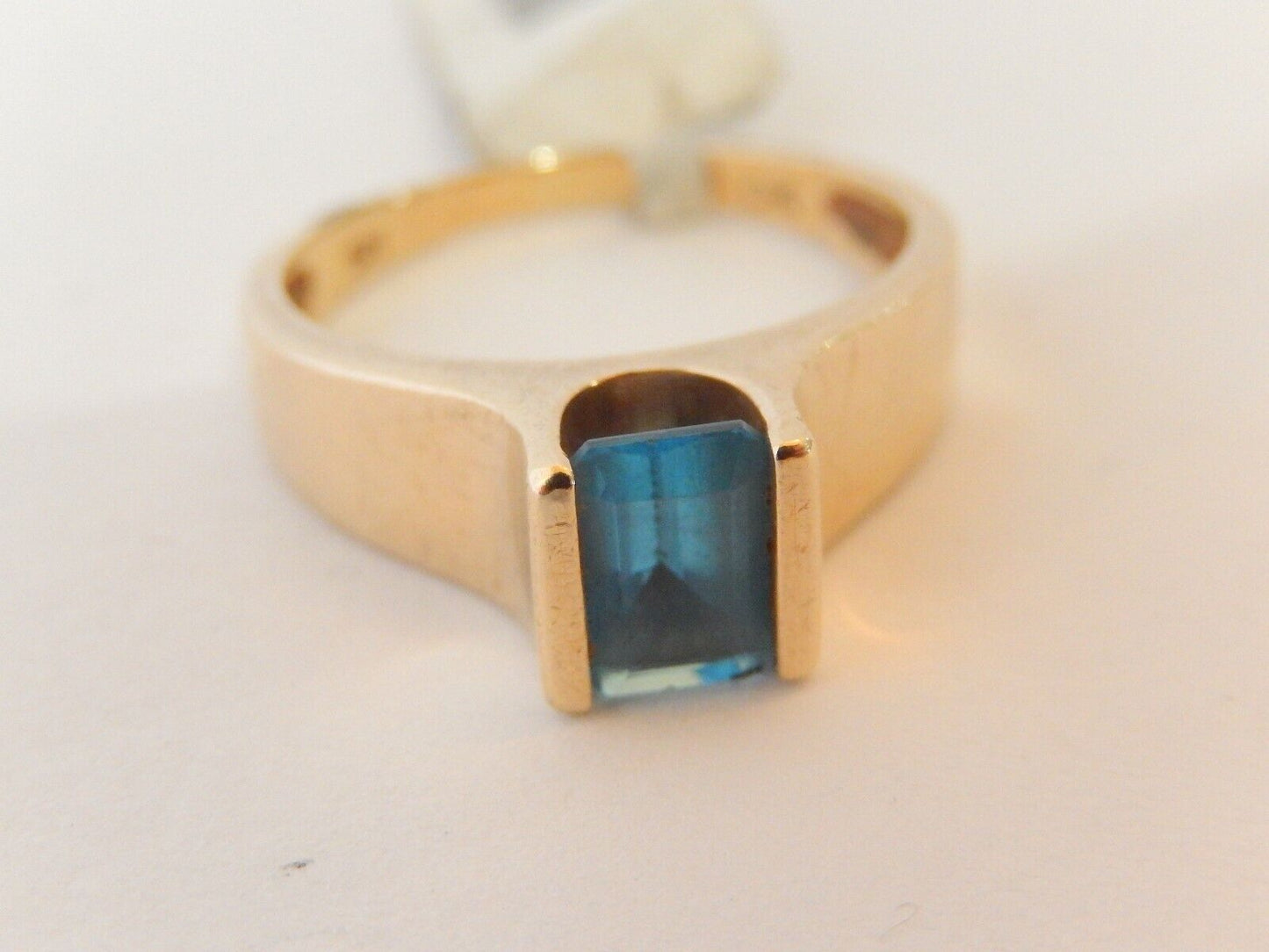 Ladies 10k Yellow Gold Emerald Cut Swiss Blue Topaz Ring Sz 8.5