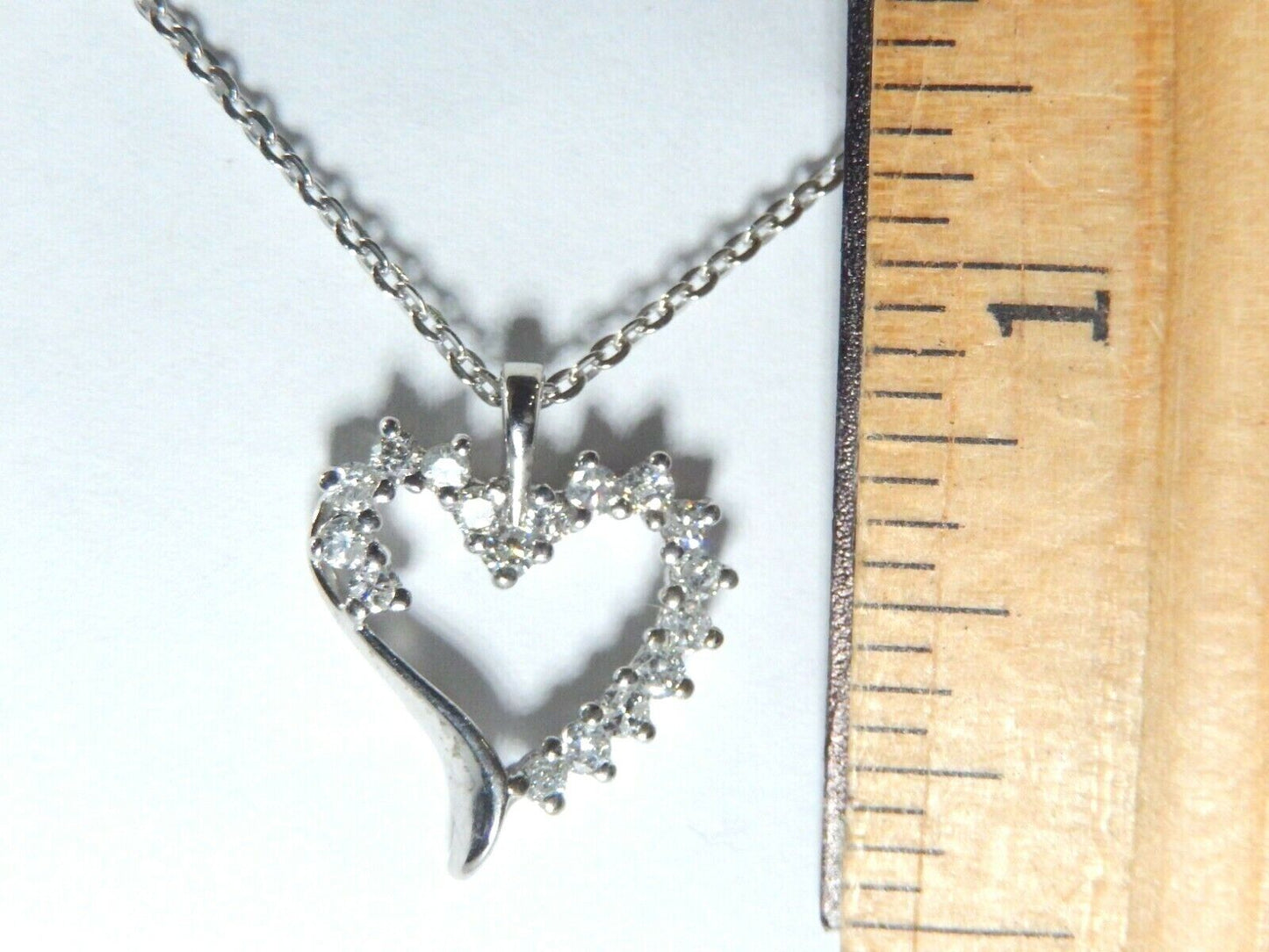 *VINTAGE* 10k White Gold .50CT Natural Diamond Heart Pendant  w/18" Chain