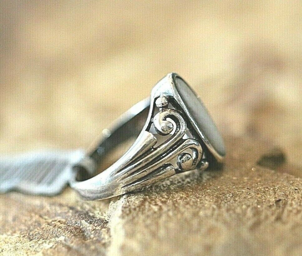*VINTAGE*  Sterling Silver  Southwest Mother of Pearl MOP Ring Size 7.5