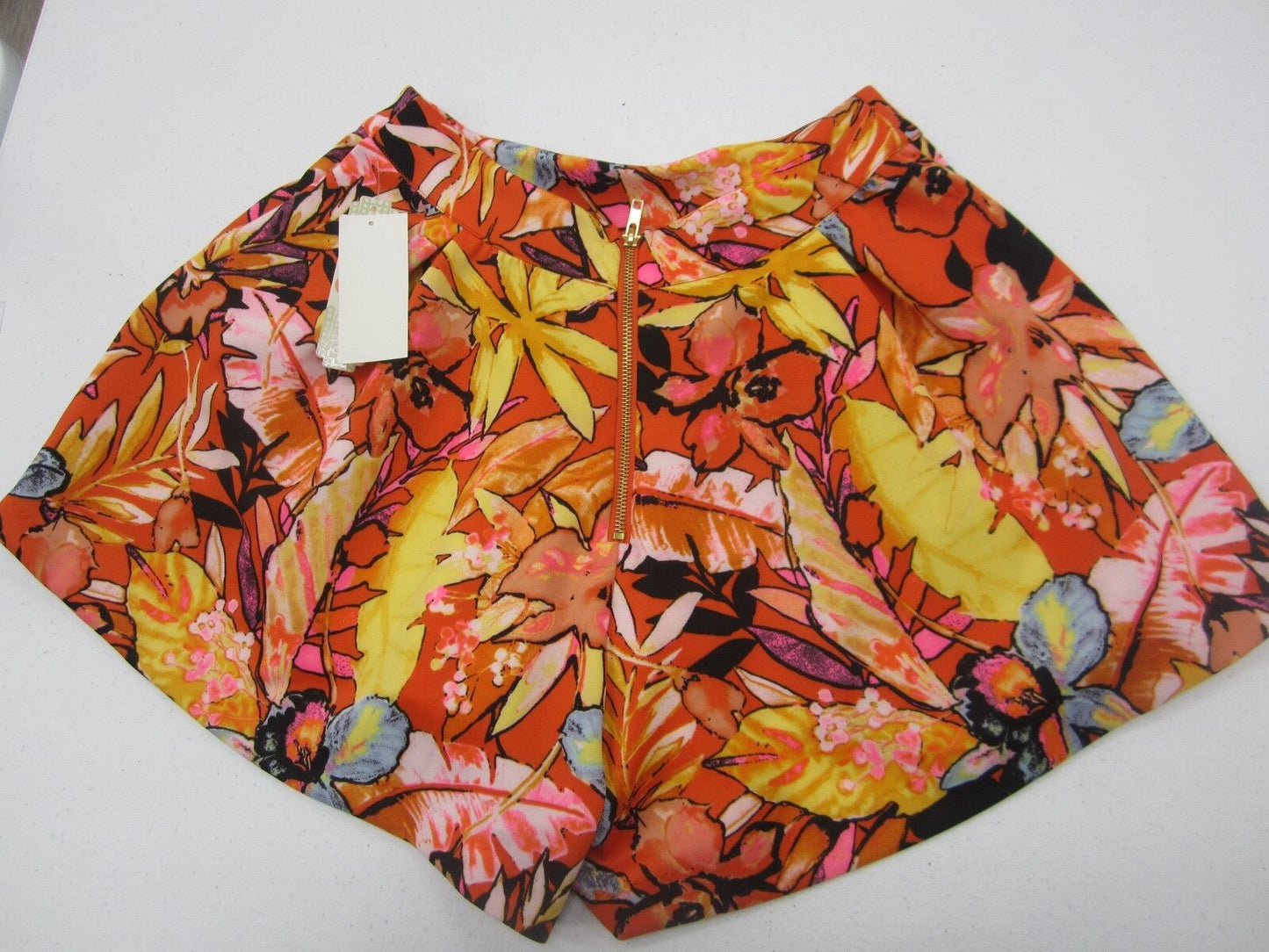 GB Gianni Bini NWT New Juniors Floral Shorts Skort Zipper Back Medium