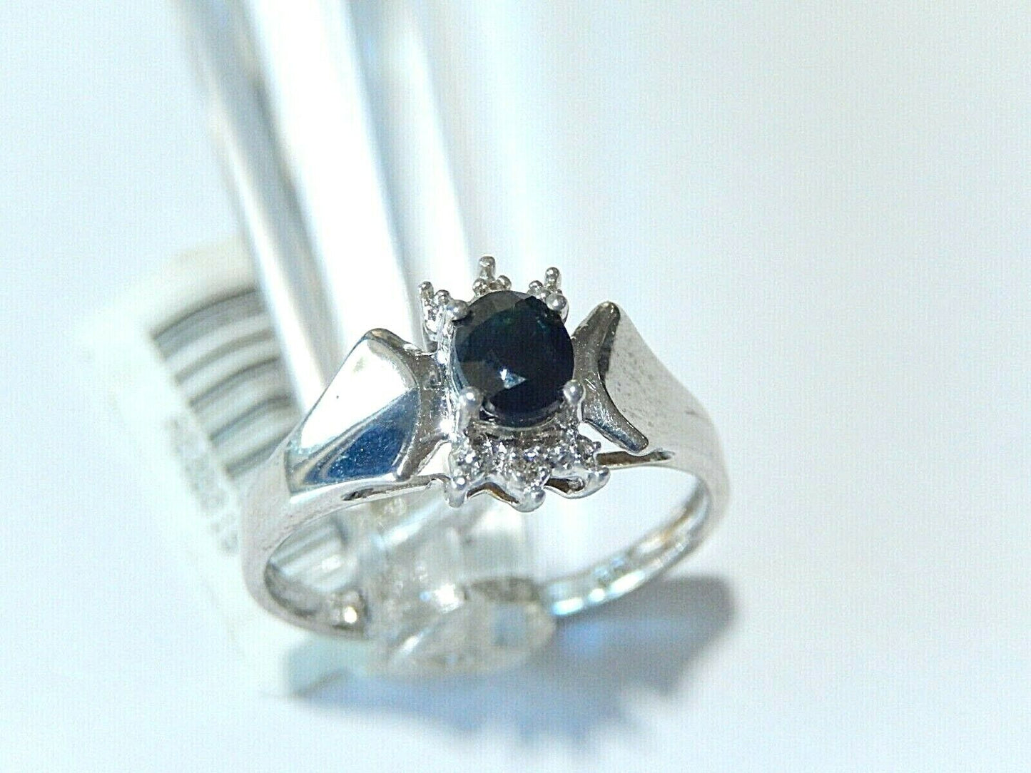 *NWT* 10K White Gold  Natural Oval Sapphire &  Diamond Ladies Ring Size 7.5