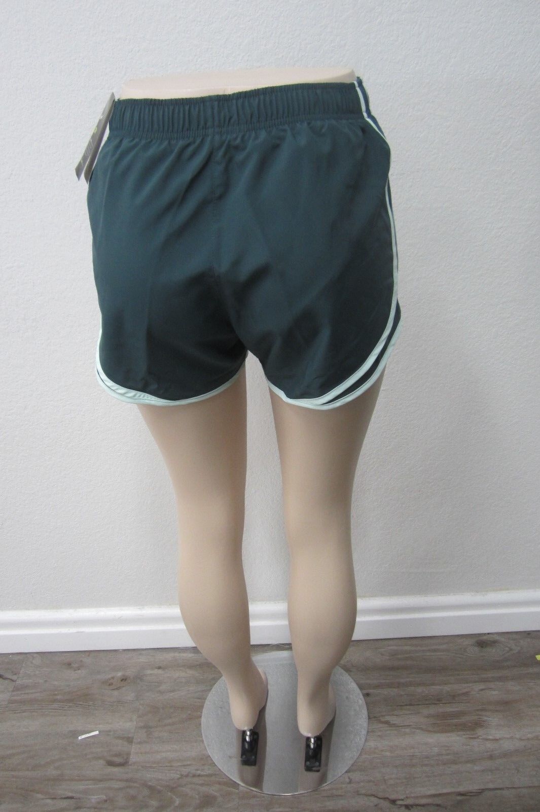 *NWT*  Nike Womens Dri-Fit Dry Tempo Running Lined Shorts Size S