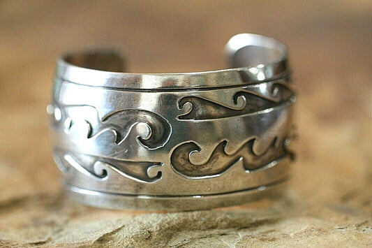 *VINTAGE*  Native American Navajo Sterling Silver Wide Cuff Bracelet