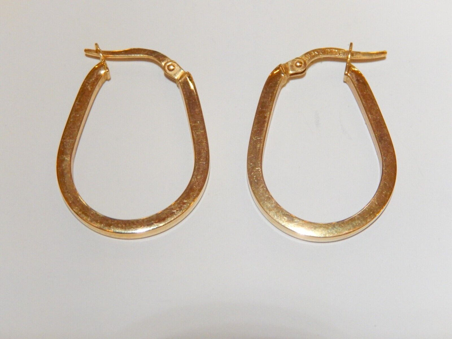 *VINTAGE*   Smooth Oval Hoop Earrings REAL 14K Yellow Gold 27mm x 19mm