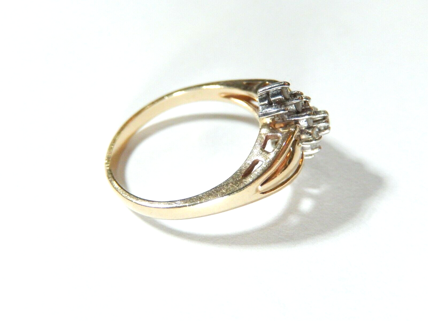 10K YELLOW GOLD .33CT  DIAMOND CLUSTER COCKTAIL  RING SIZE 7