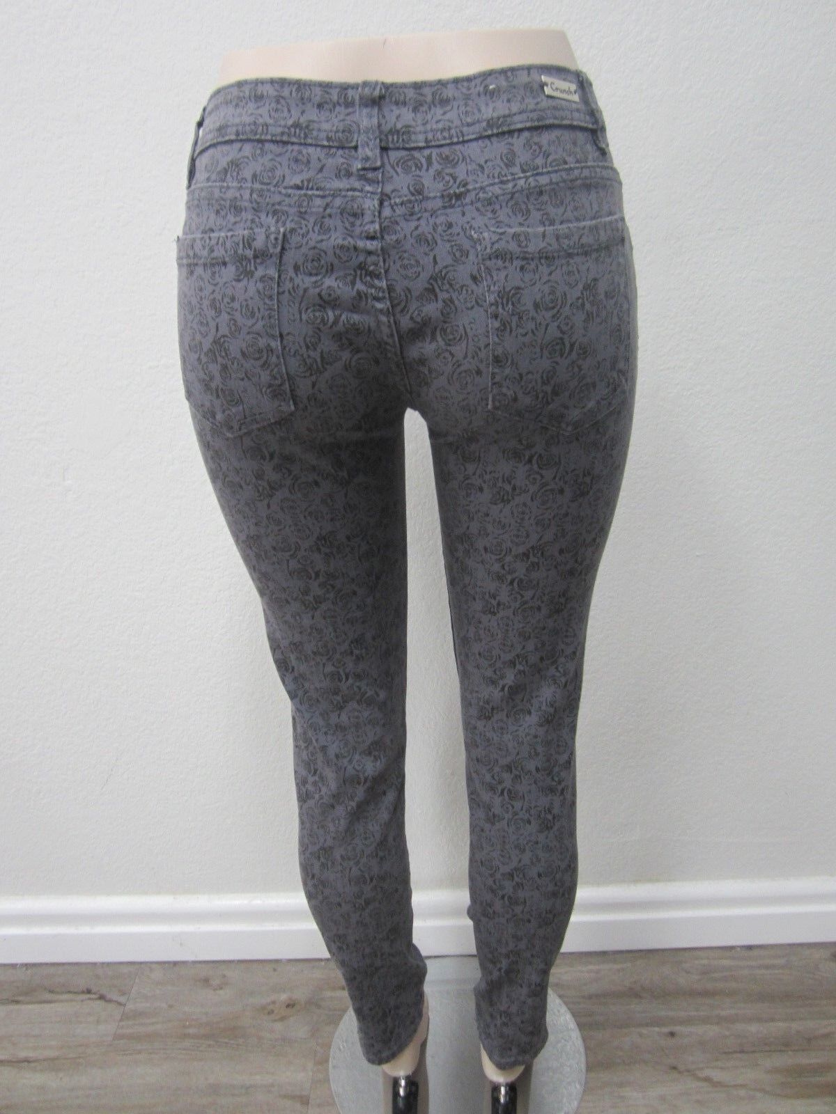 NWOT CRUNCH WELL-MADE RHINESTONE EMBELLISHED SKINNY STRETCH JEANS SZ 13 x 30