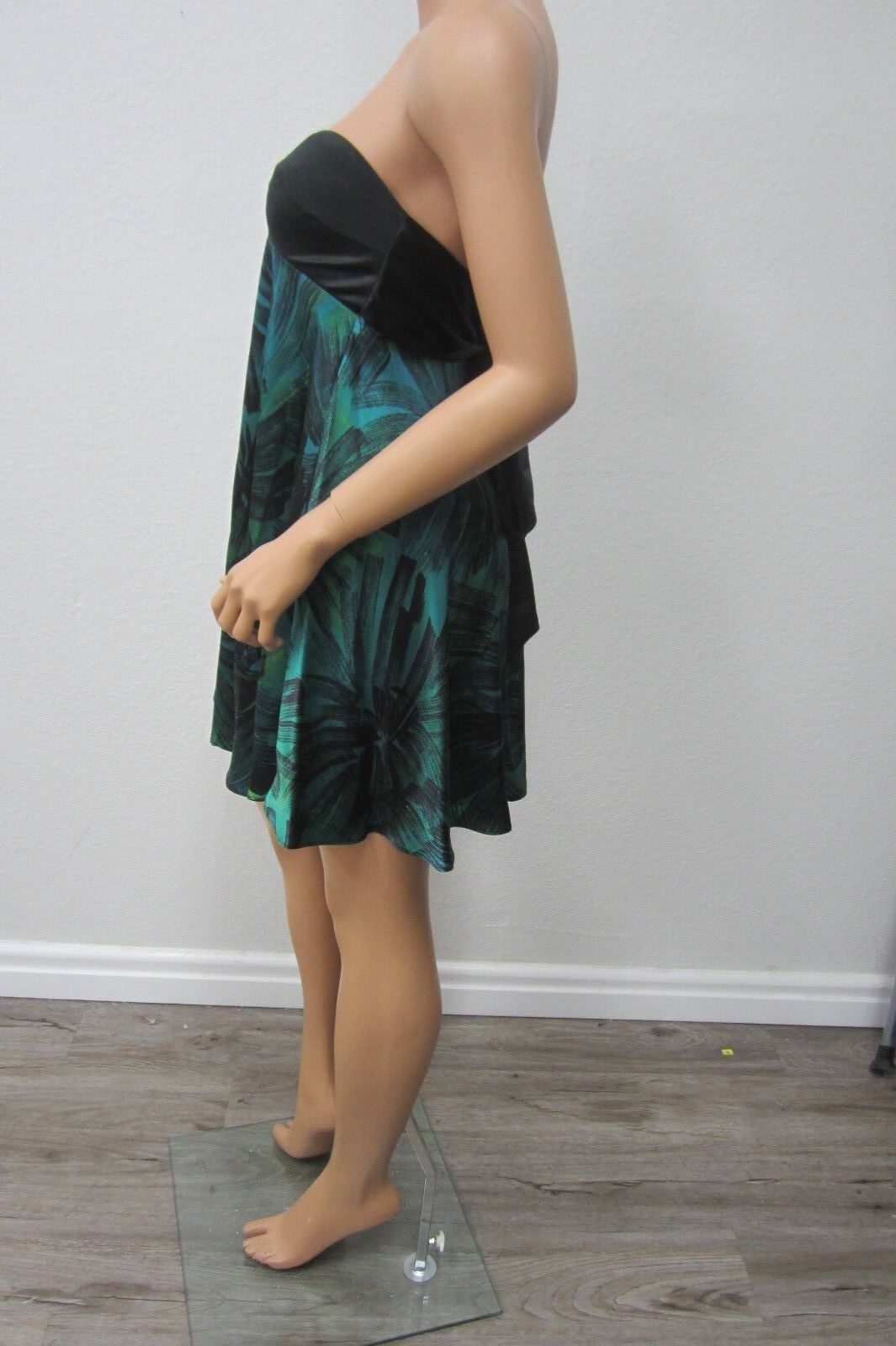 VERY NICE BEBE Silk Strapless Back Tie Mini Cocktail Dress Party  SZ M
