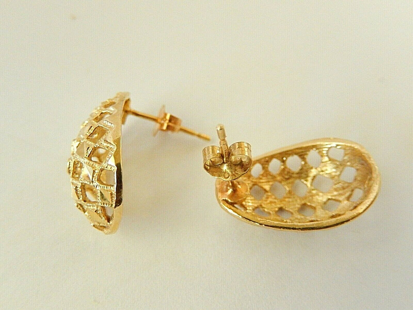 14K Yellow Gold Solid Cast Filigree Diamond Cut Post Earrings  3/4" x 1/2"