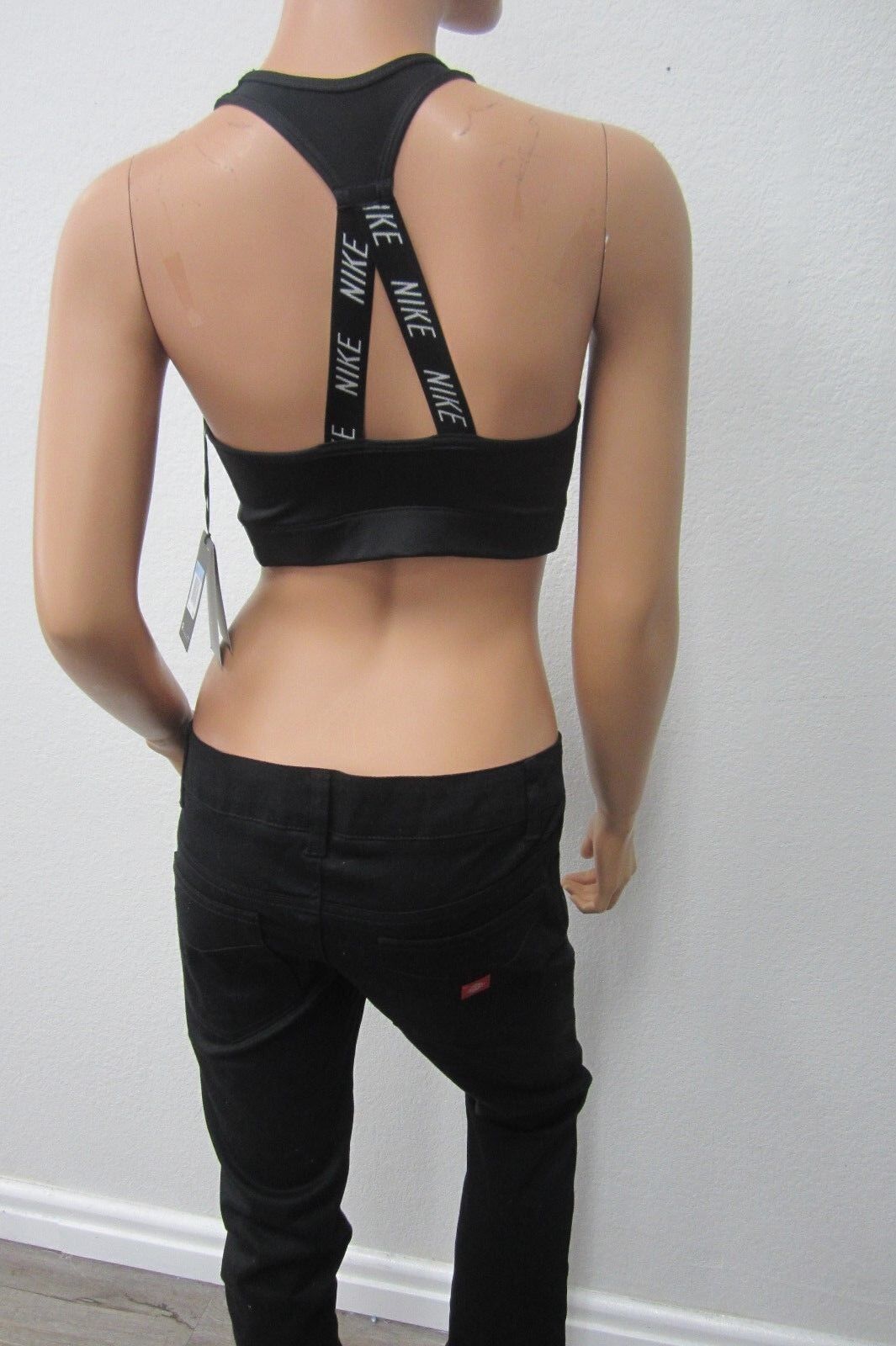 *NWT* Nike Victory Compression Sports Bra Top Fitness Yoga Crossfit  Black Sz M