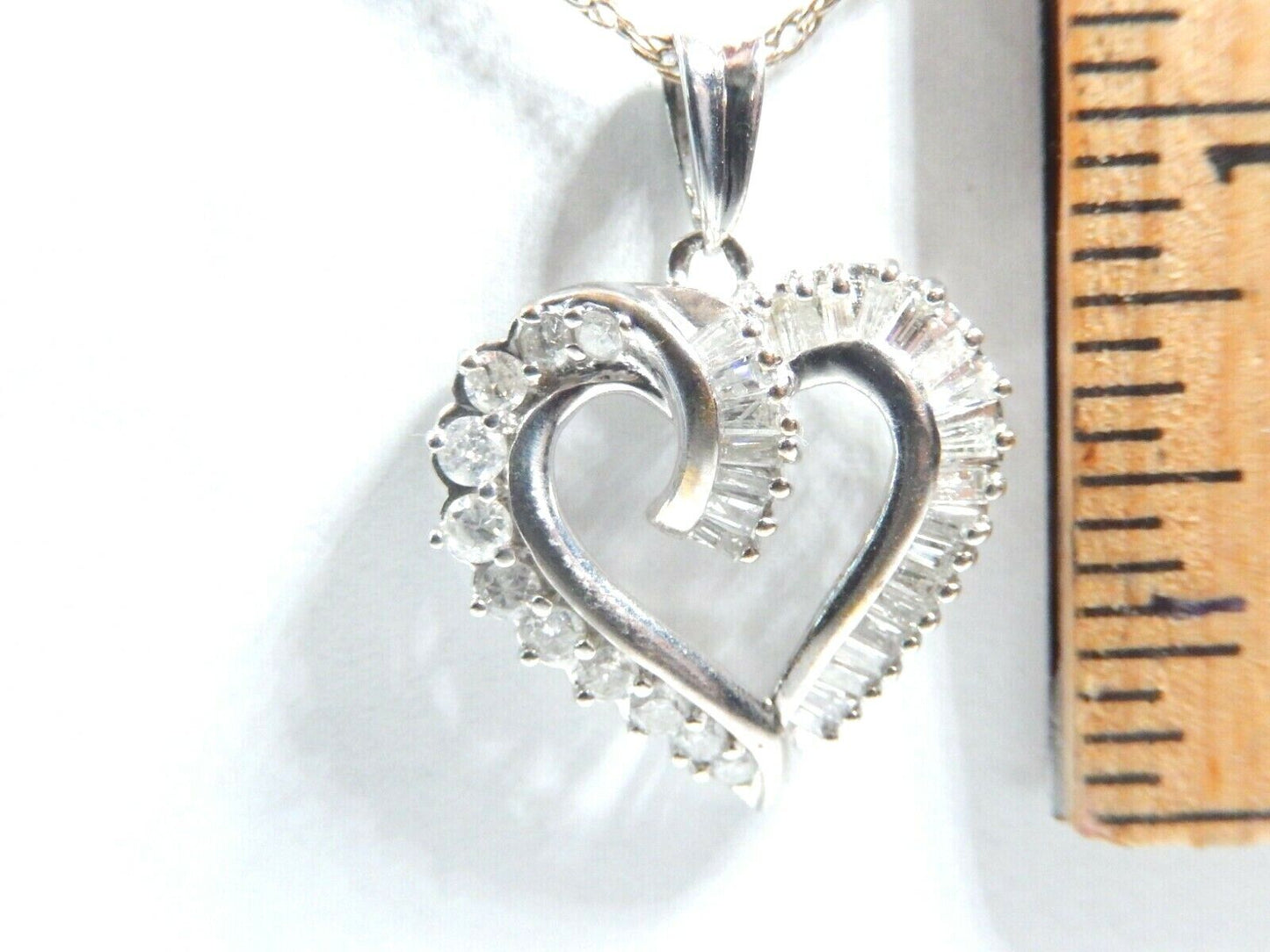 *VINTAGE*10K White Gold 1.00CT Baguette & Round Diamond Heart Pendant w/18"Chain