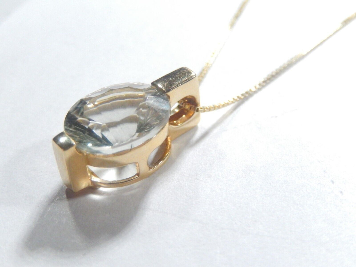 *VINTAGE* 14K Yellow Gold 5.00 CT Fancy Cut Oval Green Quartz Pendant w/18"chain