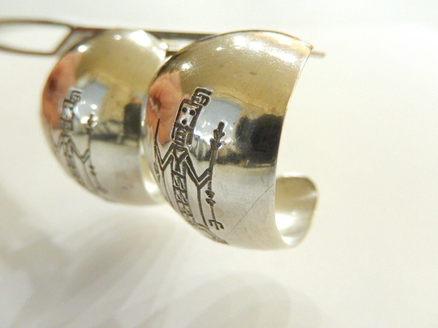 *VINTAGE* Native American  Stamped Sterling Silver 7/8" Wide 3/4 Hoop Earrings