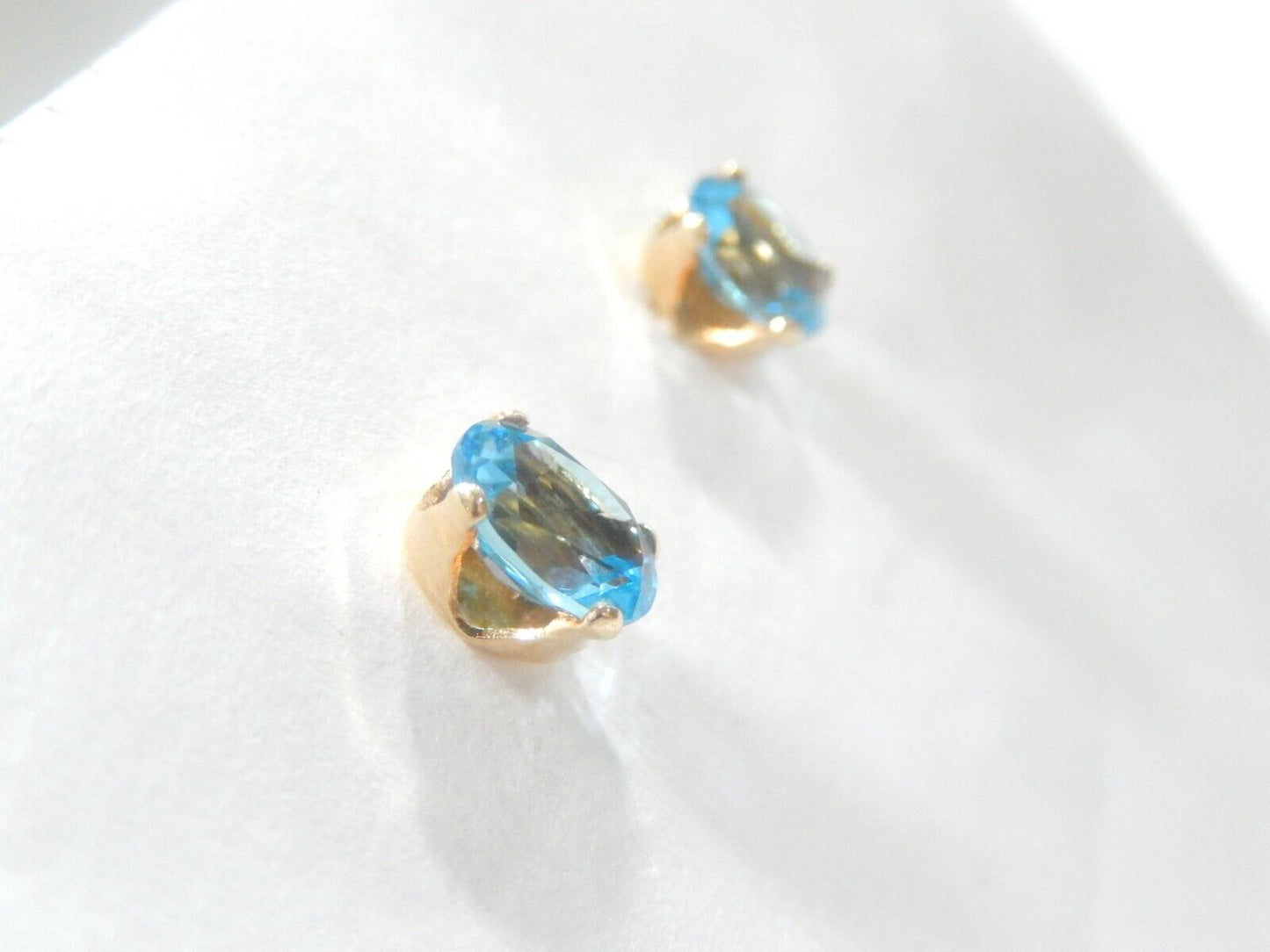 *NWT*  14k Yellow Gold 1.50CT  Oval-Cut London Blue Topaz Womens Stud Earrings