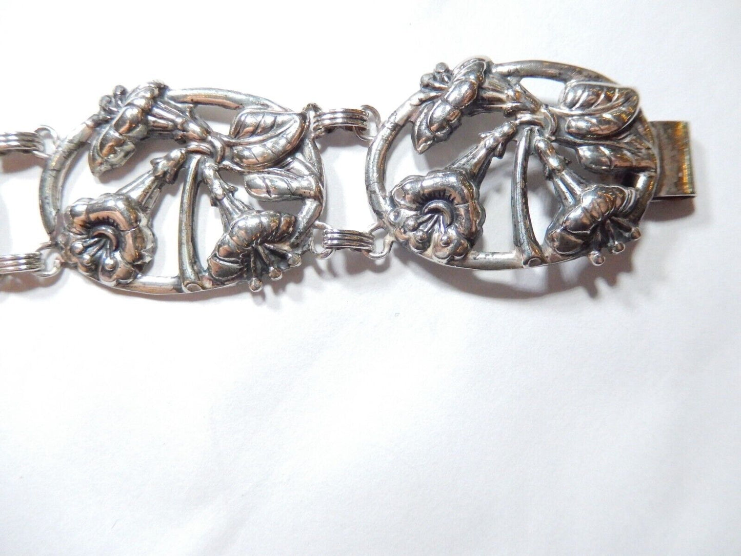 Vintage DANECRAFT Sterling Silver 925 FLOWER Repousse Oval Panel Bracelet 26 Gr