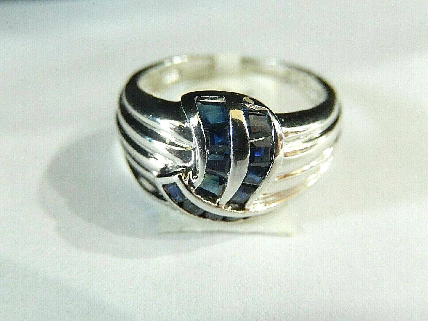 *STUNNING*  14k White Gold  Princess Cut Blue Sapphire Ladies Modern Ring Sz 6.5