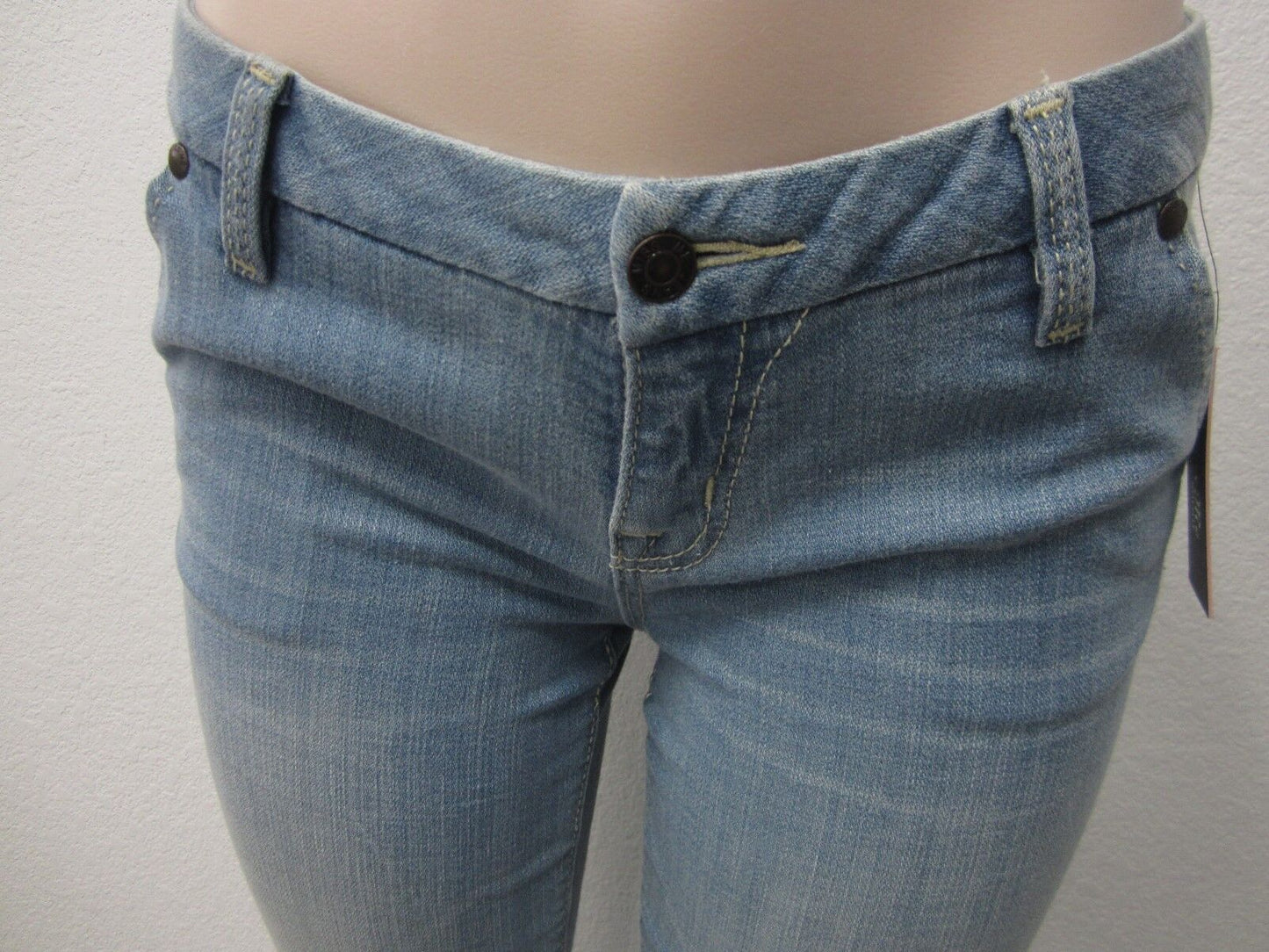 NWT Miss Me Womens Mid Rise Wide Leg Denim Jeans Light Wash MS4480W30 Siz 28x34