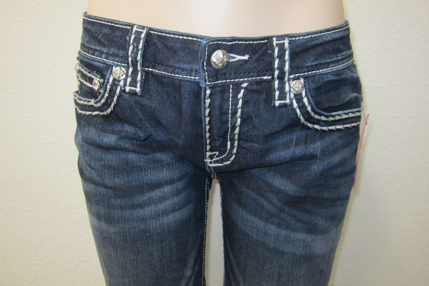 NWT Miss Me Women's Cuffed Capri Shorts Jeans JY5014P58 DK BLU Size 28 x 22