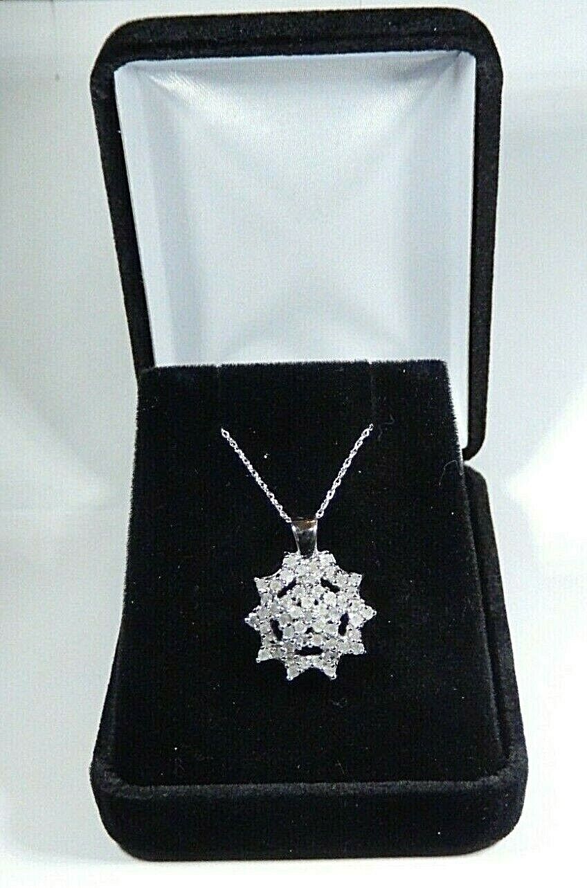 *NWT* 10K White Gold  Stunning 1.00 CT Cluster Diamond Pendant w/ 18" 14K Chain