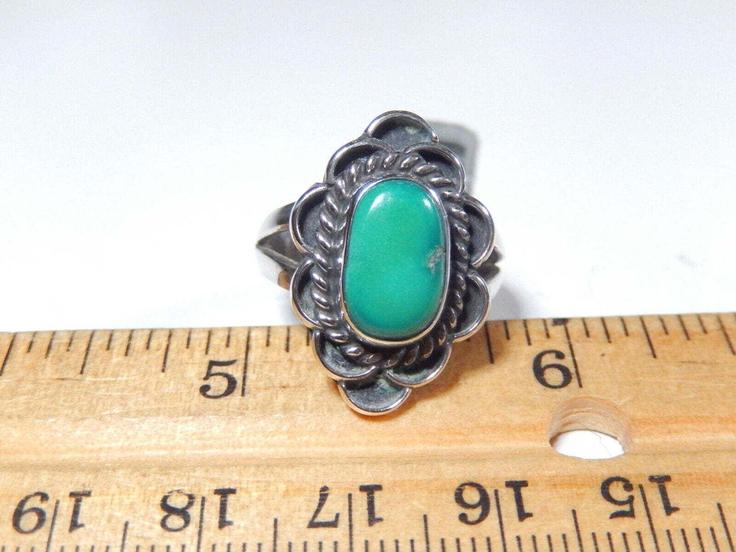 *VINTAGE* Native American Sterling Silver Oval Shape Green Turquoise Ring Size 7