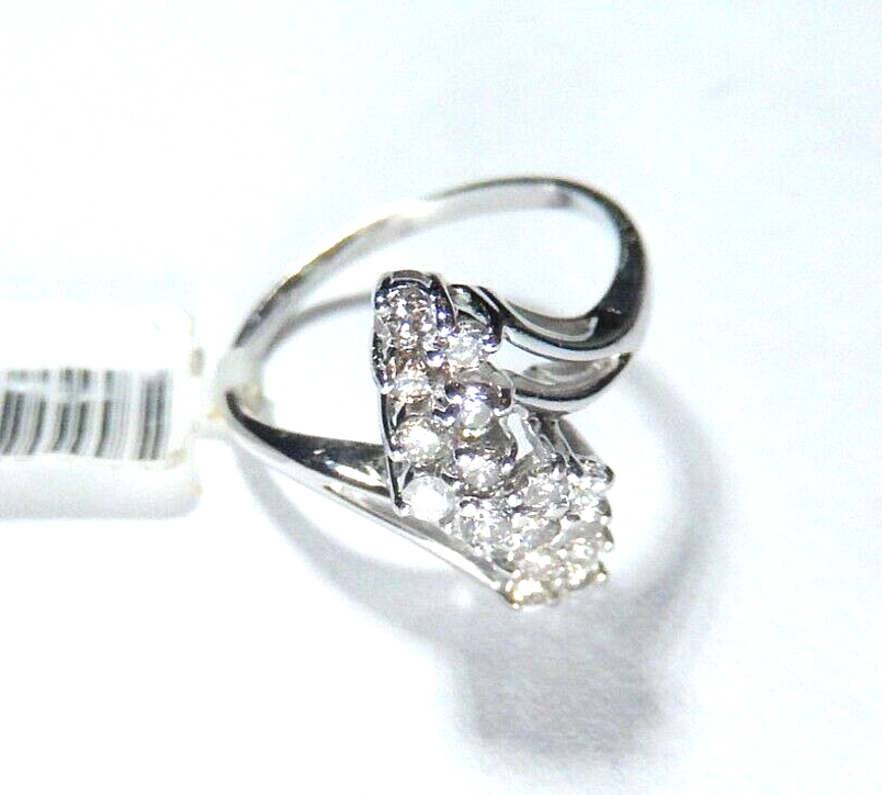 *NWT*  14K WHITE GOLD  .50CT NATURAL VS DIAMOND  CLUSTER RING Sz 6