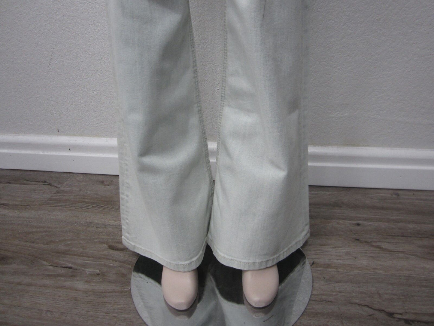 RARE NWT Miss Me Women's Light Wash Boho Mid Rise Flare Light 30x34