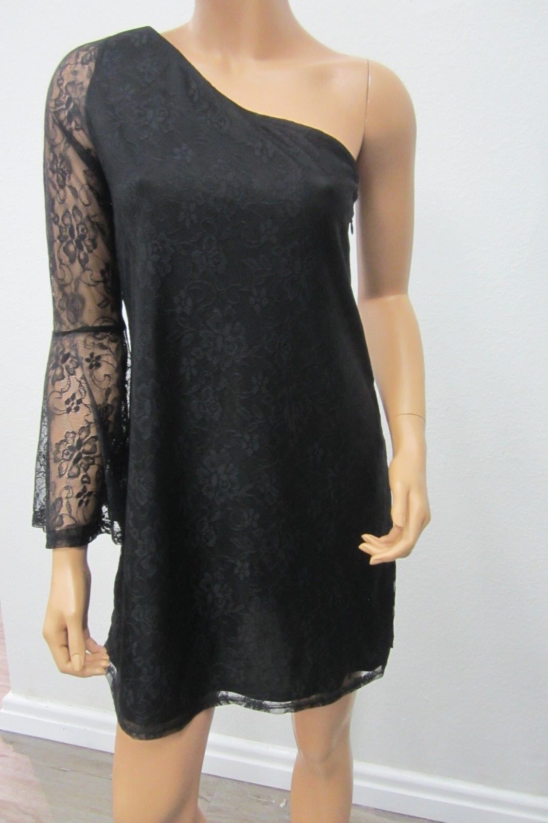 *NWT*  Lulus Black Swan Kaidence Black Lace Long One Shoulder Dress  Short Small