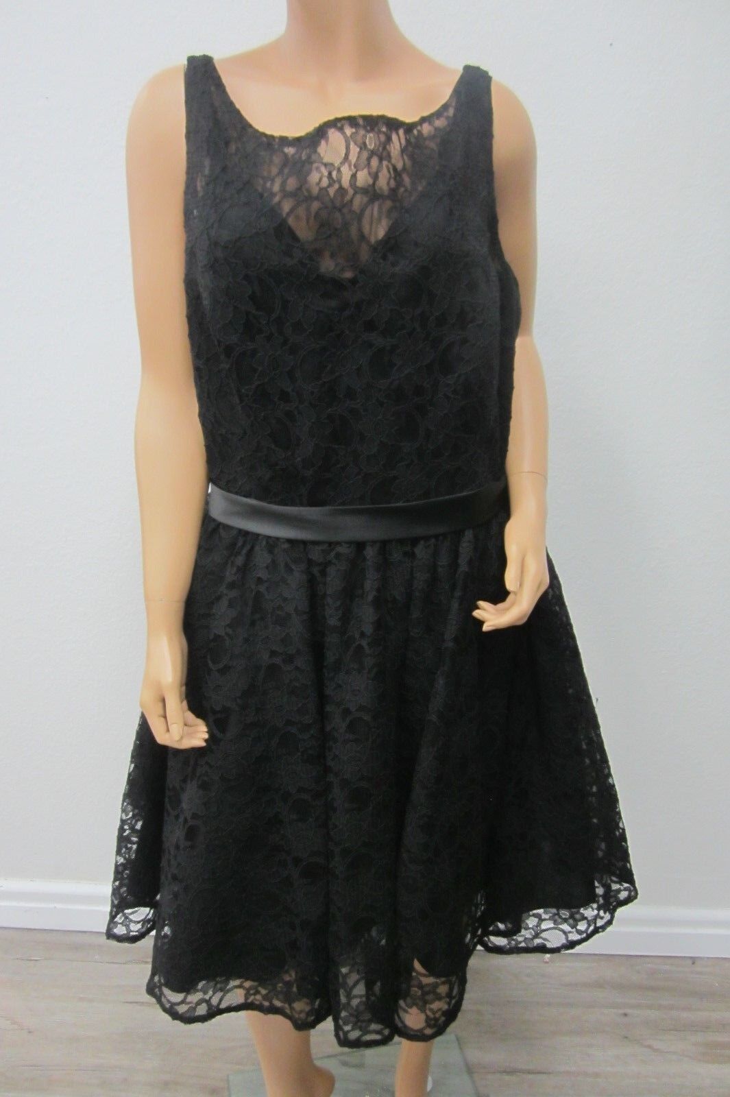 *STUNNING*  NWT Mori Lee Mid Calf Black Lace Dress by Affairs Size 28