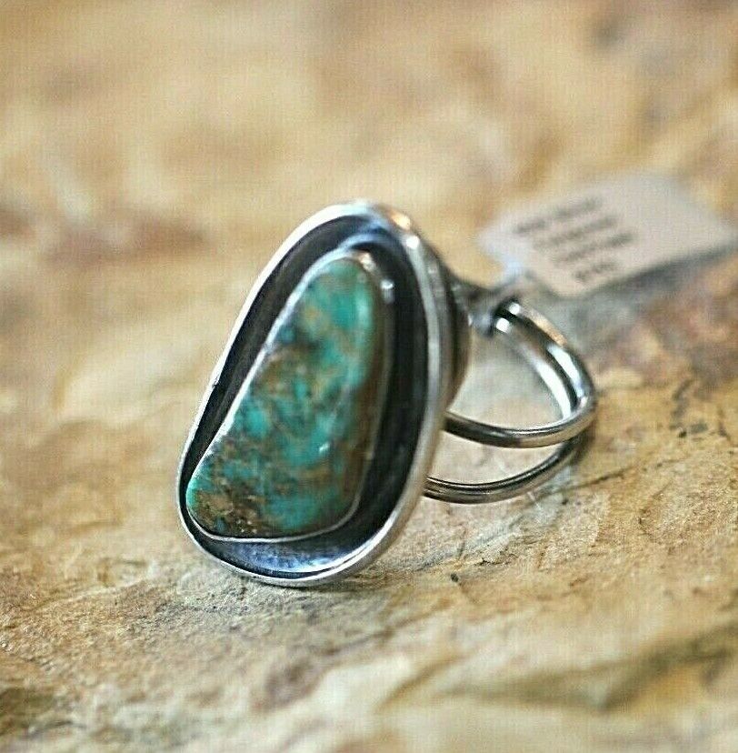*VINTAGE*  LARGE Sterling Silver Green TURQUOISE NATIVE AMERICAN RING Ring