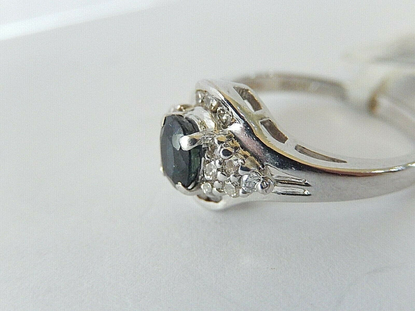 Ladies 14K White Gold Blue Sapphire & Diamond Ring Size 6.75