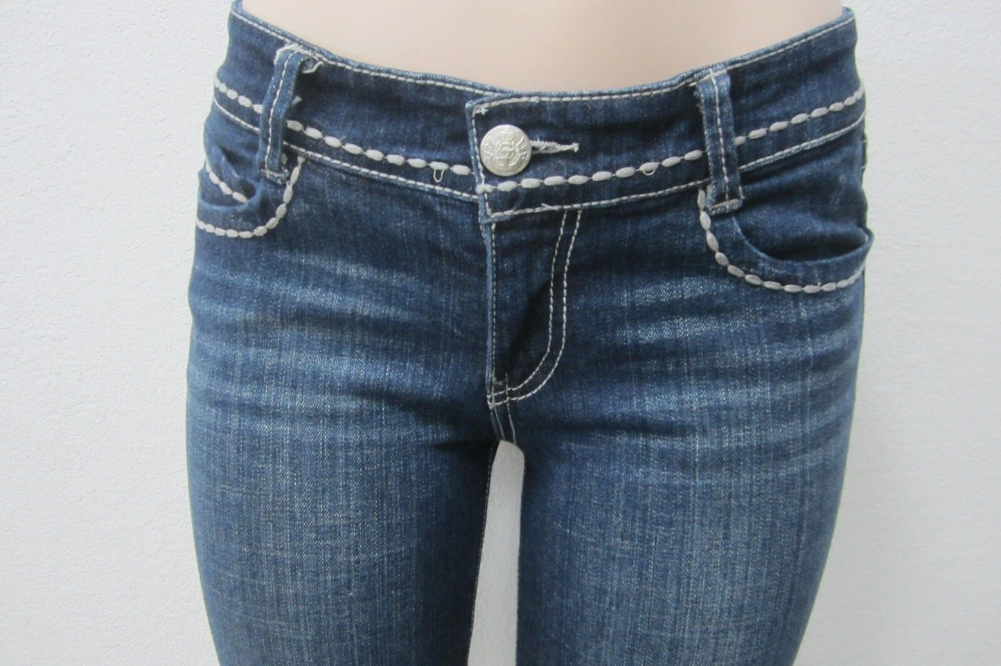 NWOT Seven 7 Women’s Jeans Slim Dark Denim Stretch Size W29 x L28