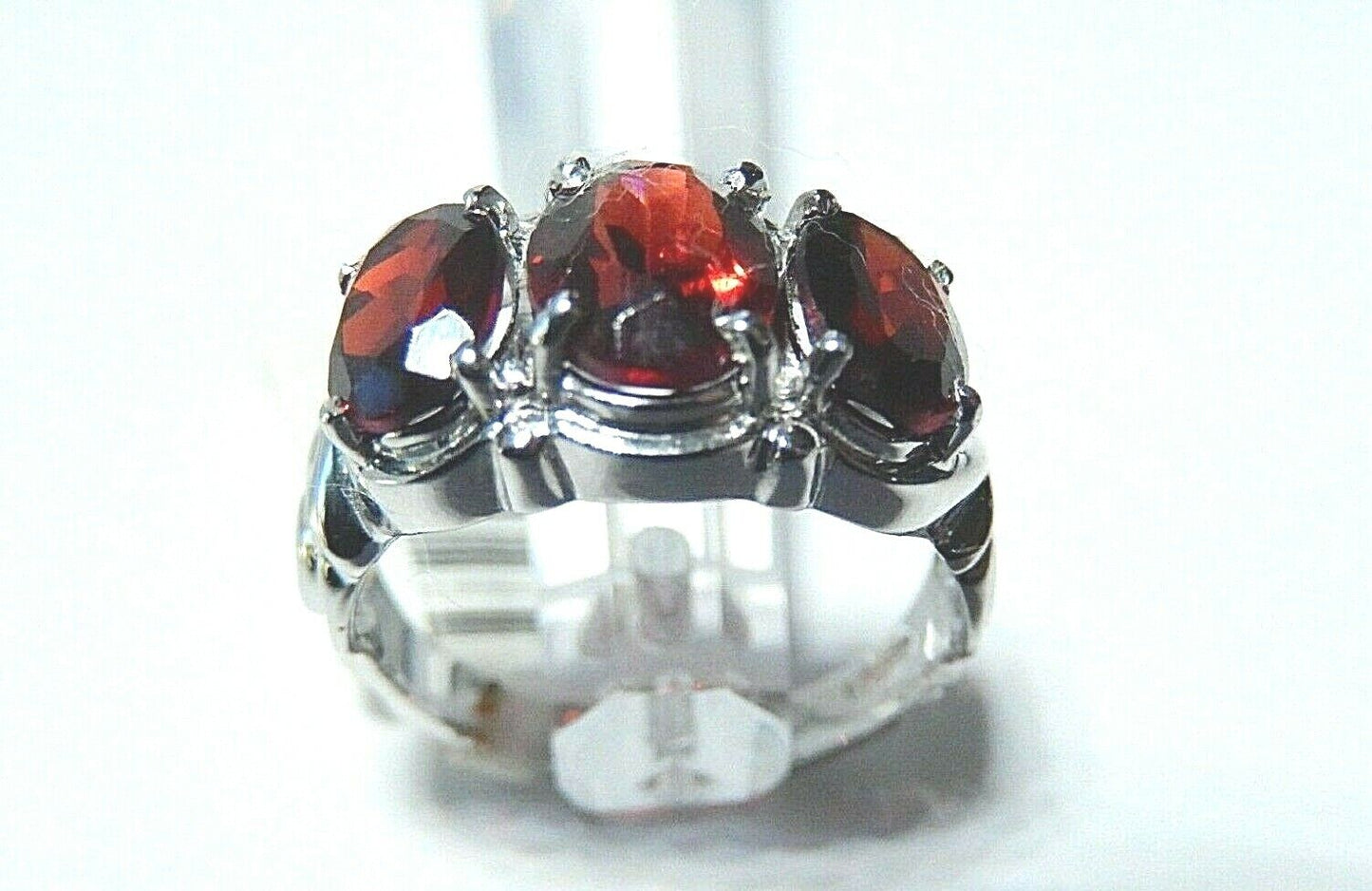 *NWT* 10k White Gold 2.75CT Oval Garnet Three Stone Ring Size 7