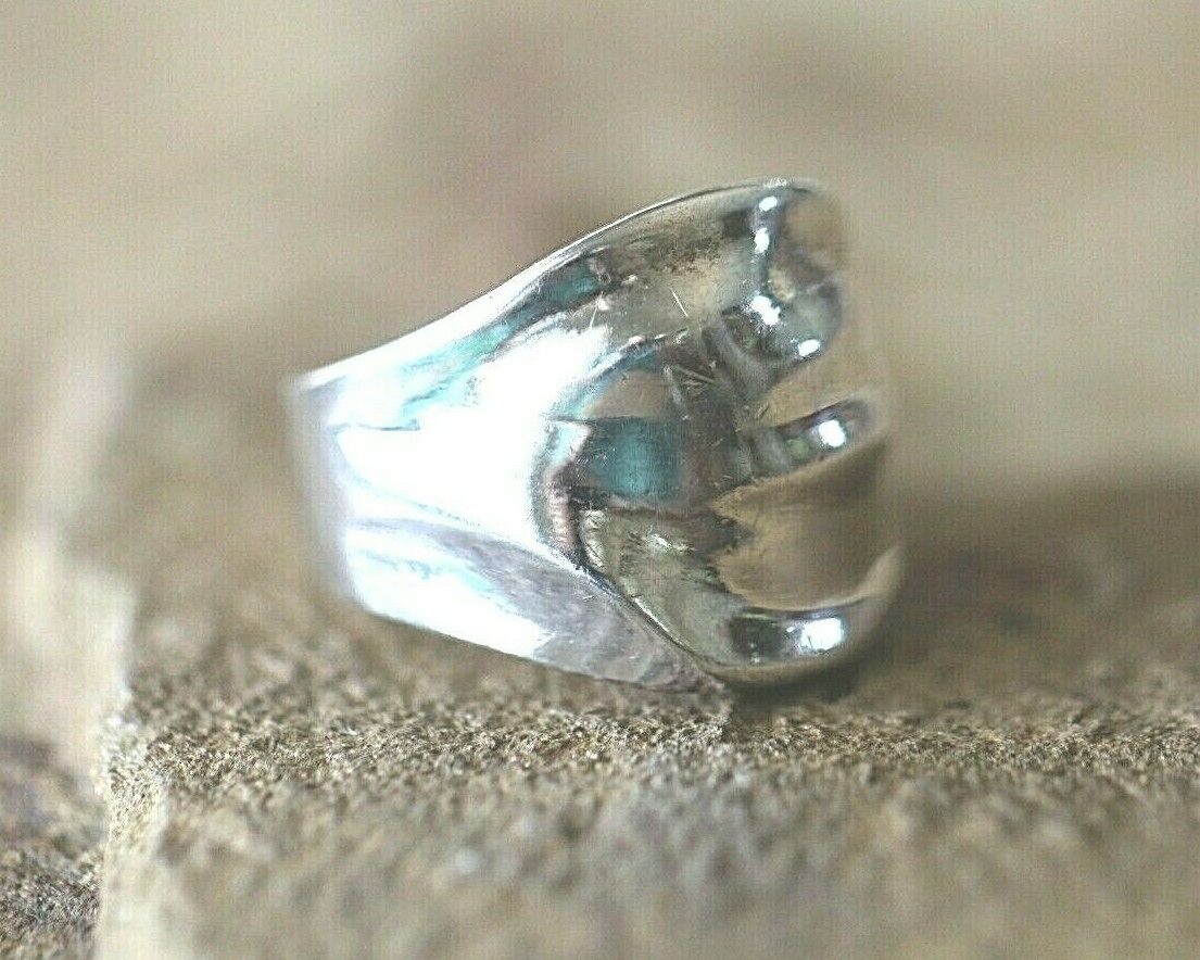 *VINTAGE*  Wide Handcrafted .925 Sterling Silver Native American Ring Size 7.5