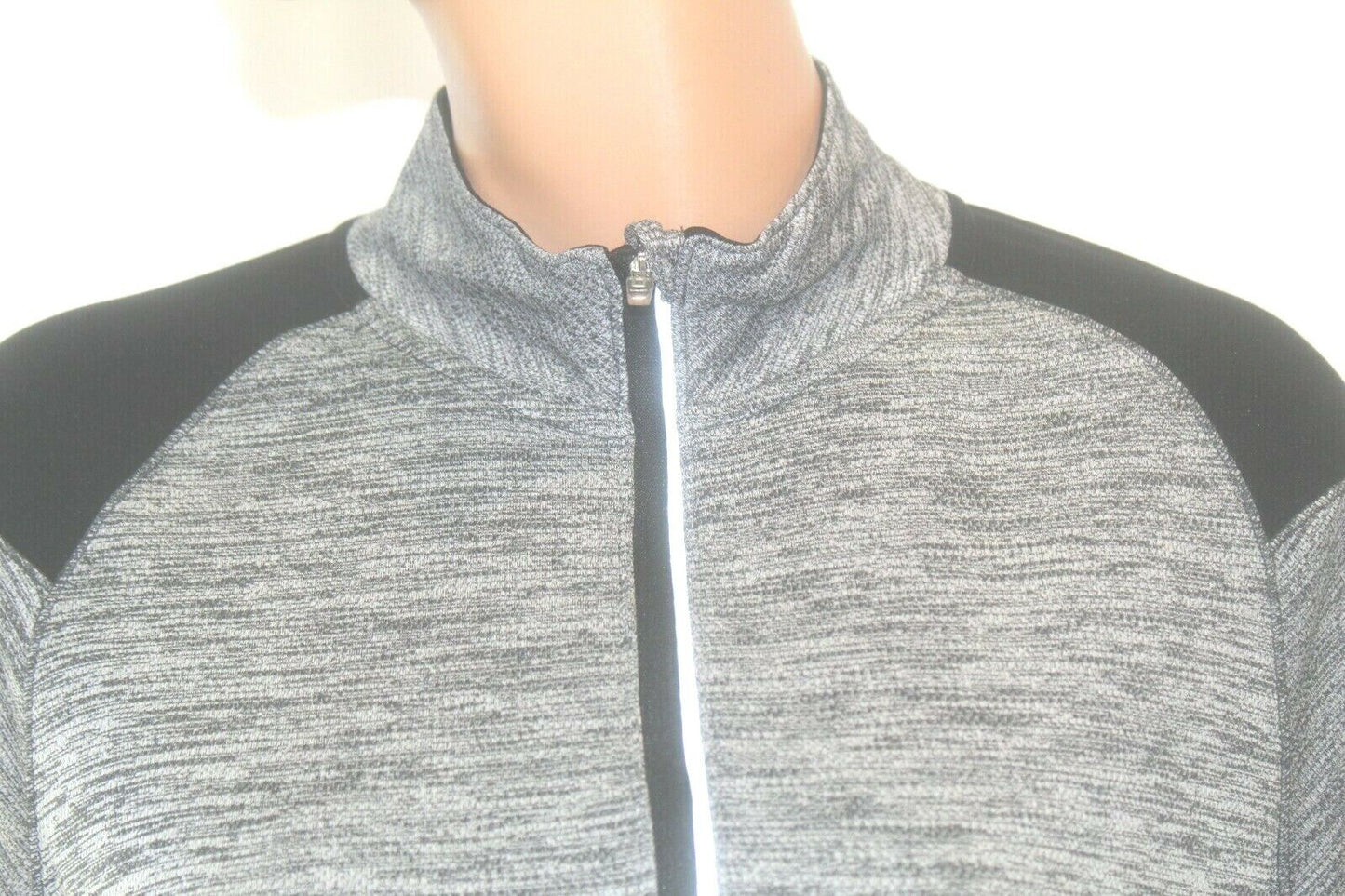 Avia Women's Gray & Black Thump Sleeve 1/4 Zip Lightweight Pullover Jacket Sz M