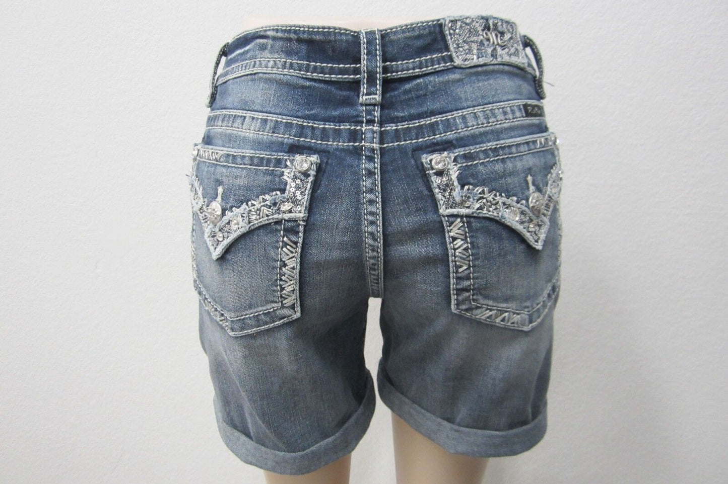 NWT Miss Me Women's SUPER CUTE Mid Rise Denim Shorts M3196D Size 27 x 6