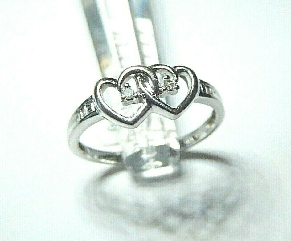 *NWT*  Pretty 10k White Gold Double Heart & Diamonds Ring Size 7.5