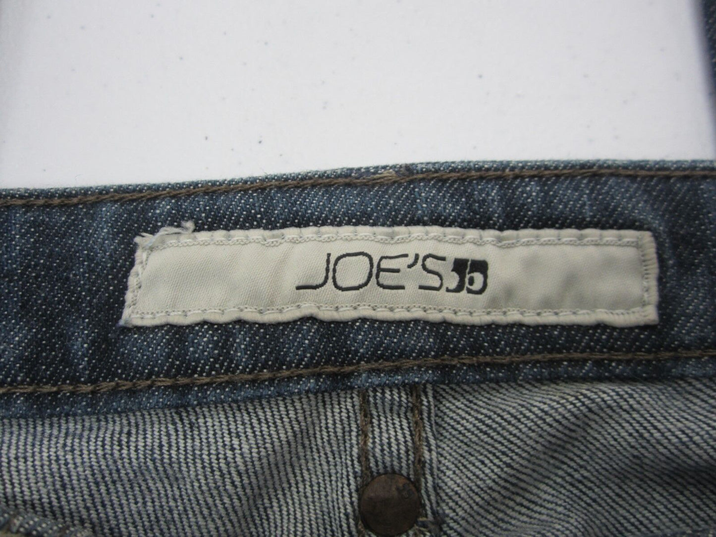 NICE Joe's Jeans Women's Capri  Dark Wash Mid Rise Size W25 x L21.5"