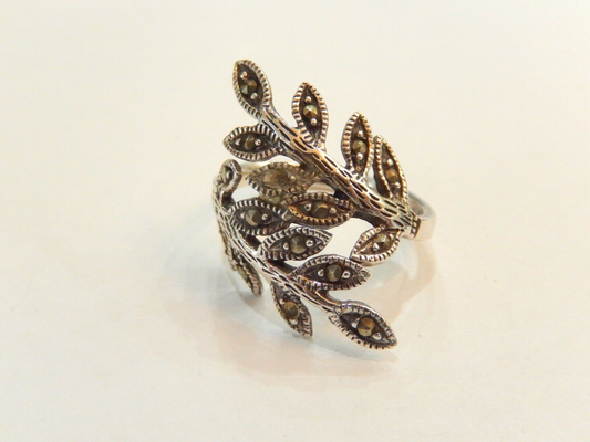 *VINTAGE*  Marcasite Leaf Artisan 925 Sterling Silver Ring Size 7