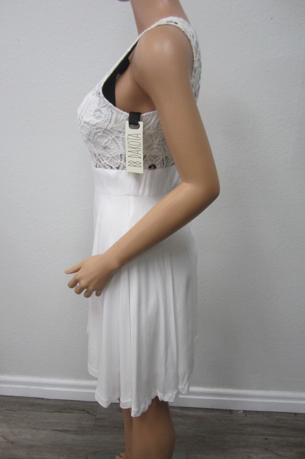 BB Dakota Size 6 Lace Dress Fit and Flare Sleeveless Coral Pink ModCloth NWT