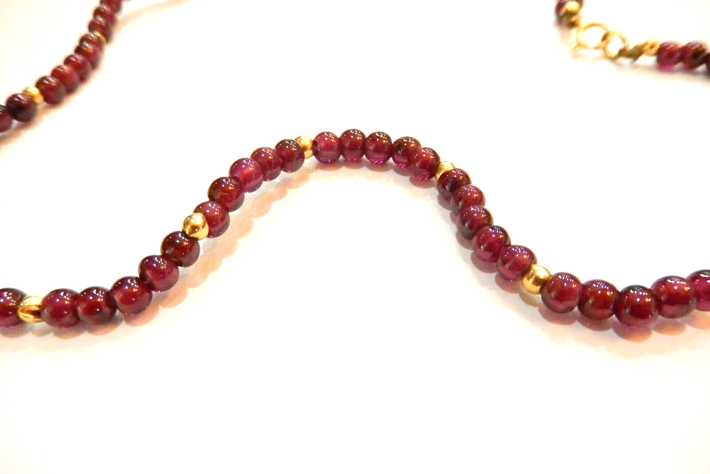 *VINTAGE*  4.5mm GARNET and 14K Yellow Gold 3.0mm Bead 16" Necklace