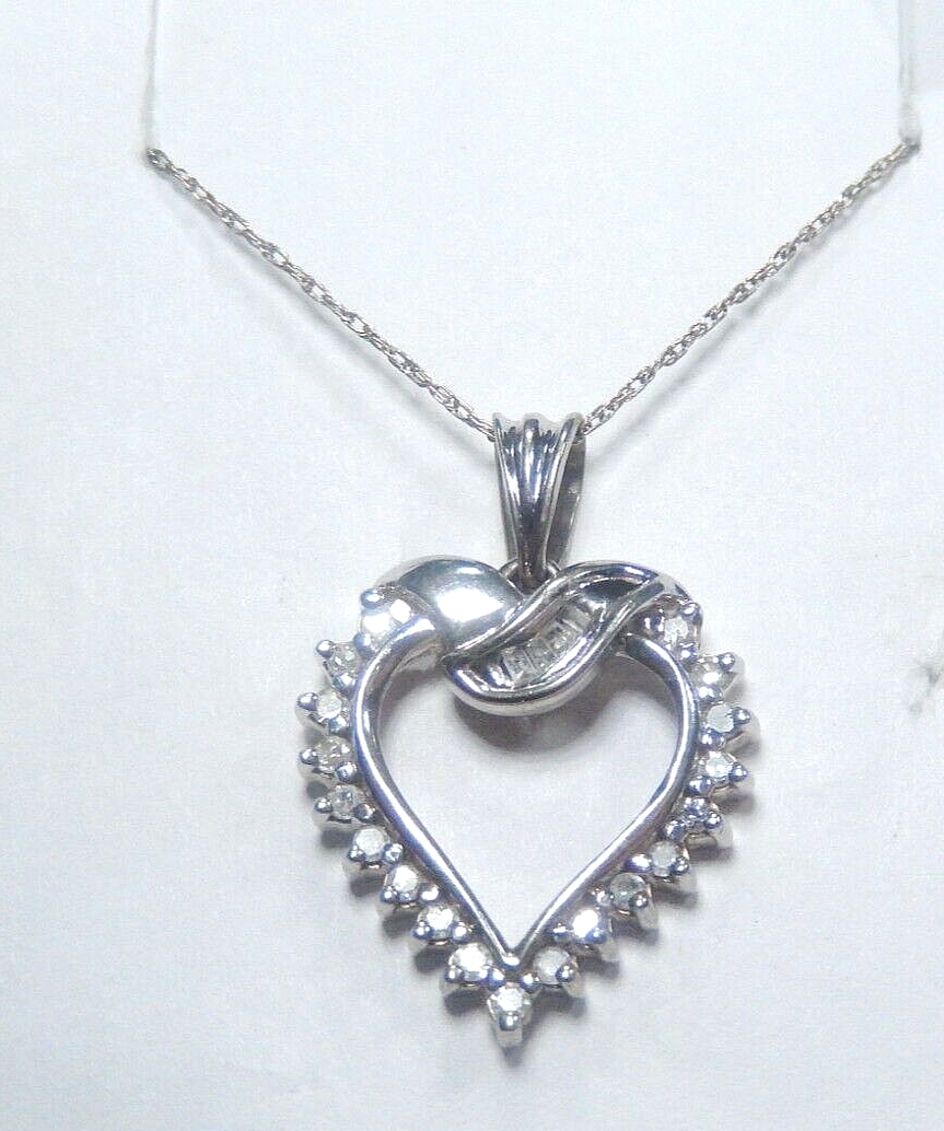 *VINTAGE"  10K White Gold 1/4CT Natural Diamond Heart Pendant w/20" Chain