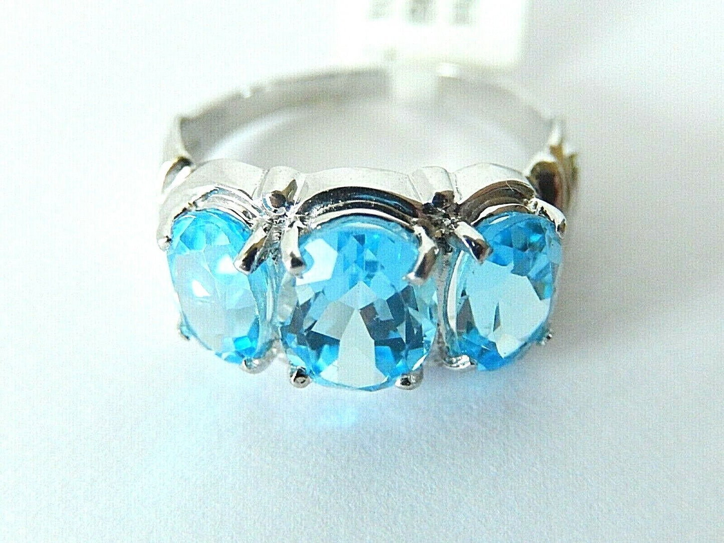 10K White Gold 2.75ct Oval Cut Blue Topaz 3 Stone  Ring Size 7.25