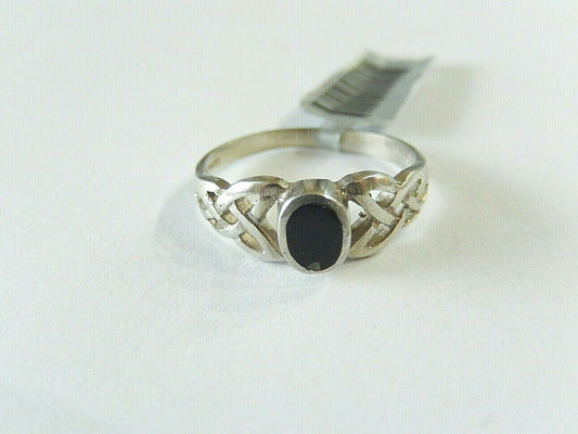 *VINTAGE*  925 Sterling Silver Black Onyx  Decorative Band Ring Size 8.25