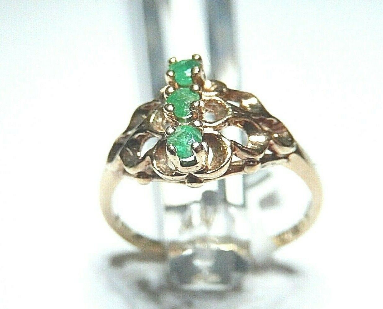 *VINTAGE* 10k Yellow Gold Emerald Three Stone Open Scroll Design Ring Size 6.5