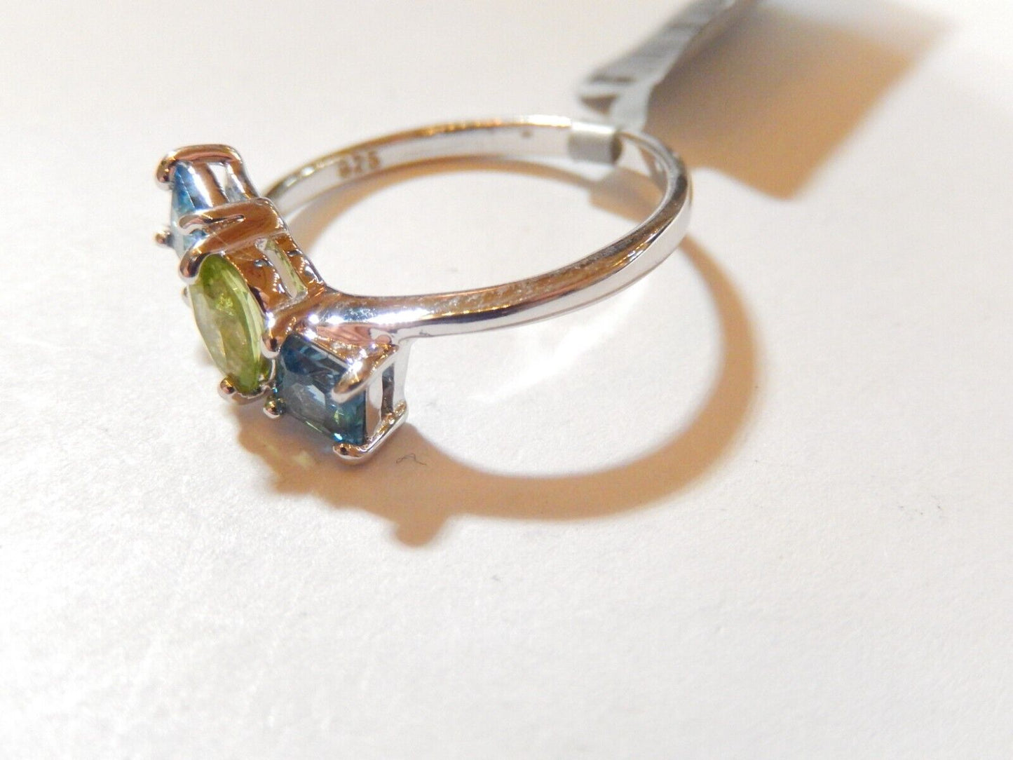 *VINTAGE*   Sterling Silver London Blue Topaz & Peridot Three Stone Ring Sz 8