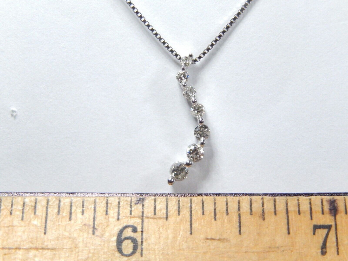 14K White Gold .25CT Round Cut 7 Diamond Journey Pendant w/18"chain