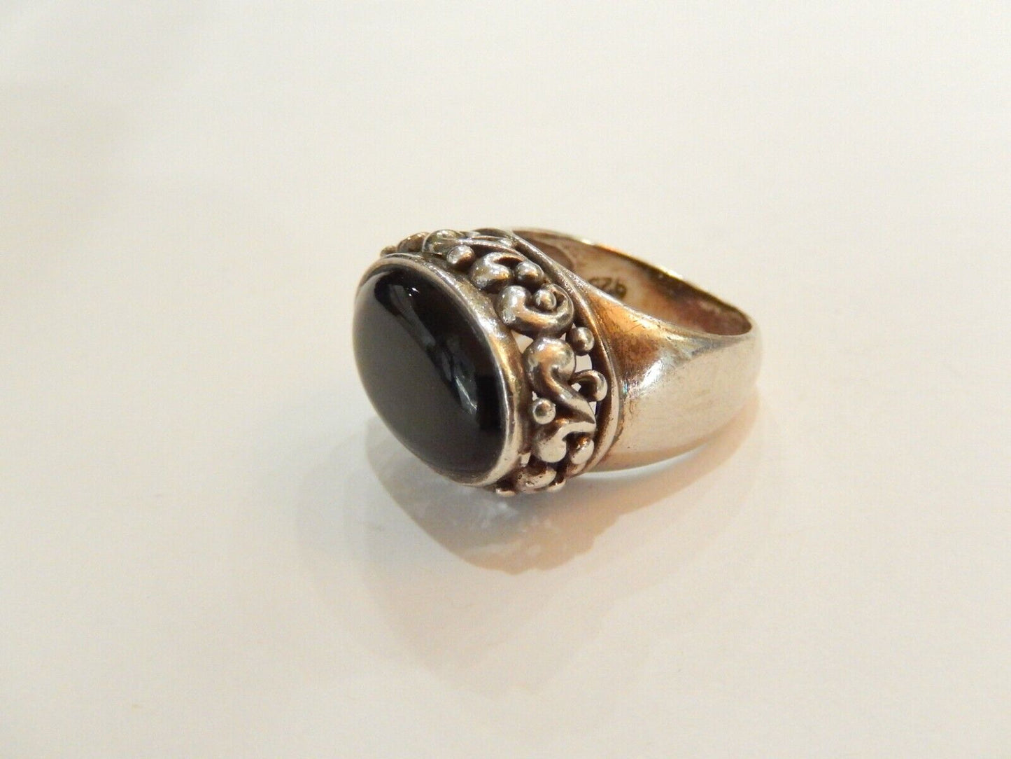 *VINTAGE*  STERLING SILVER BLACK ONYX SOUTHWEST STYLE RING SIZE 8.5