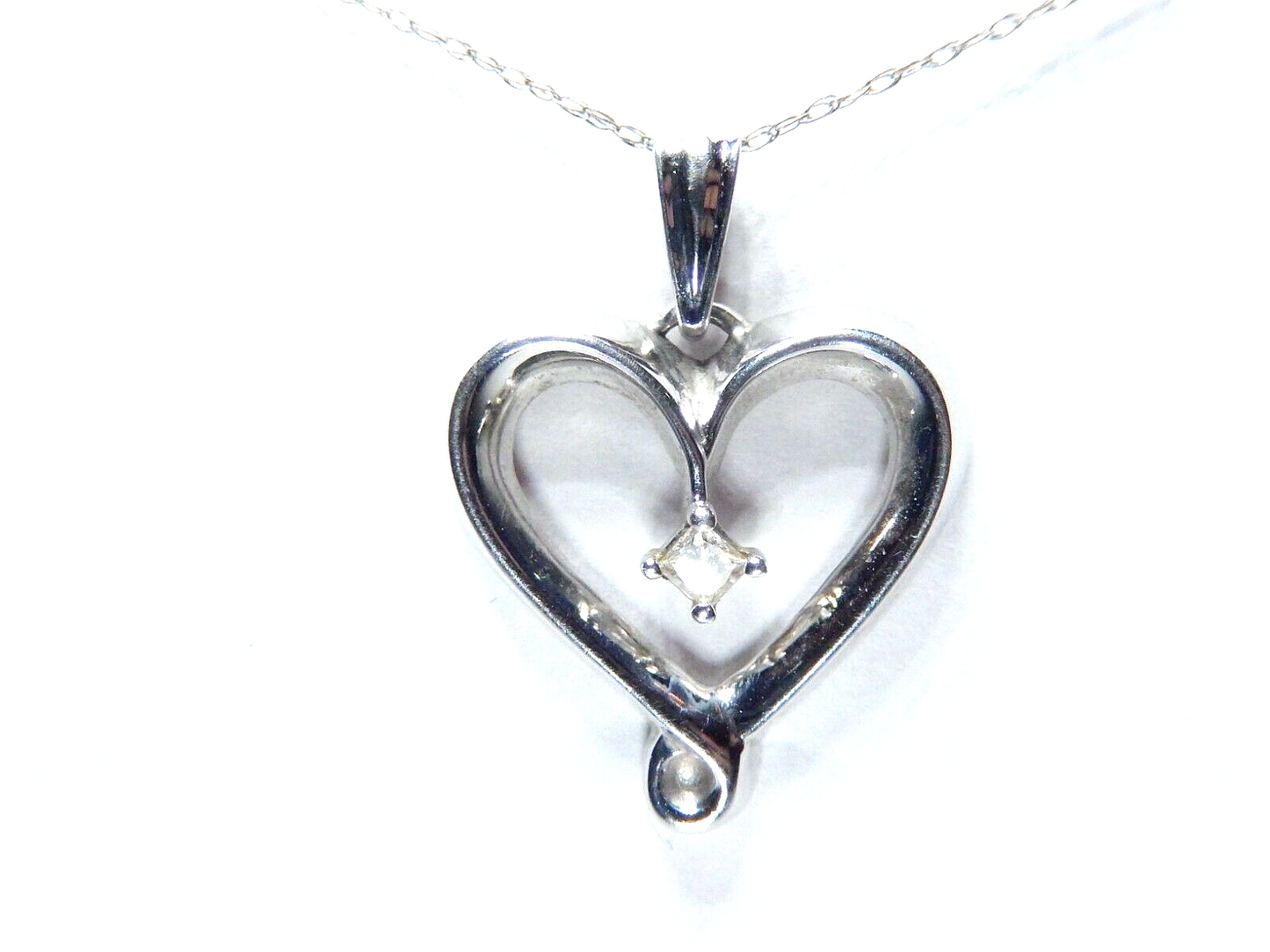 *VINTAGE* 14K White Gold Princess Cut Diamond Heart Pendant w/14K 18"  Chain