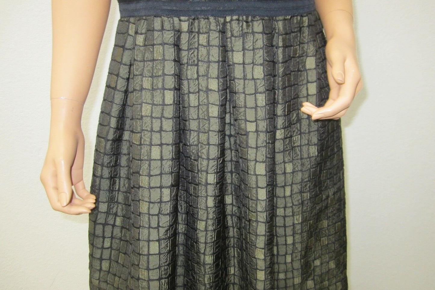 *VERY NICE* Isaac Mizrahi Live! Women’s Black Dress SUPER CUTE...Size Large