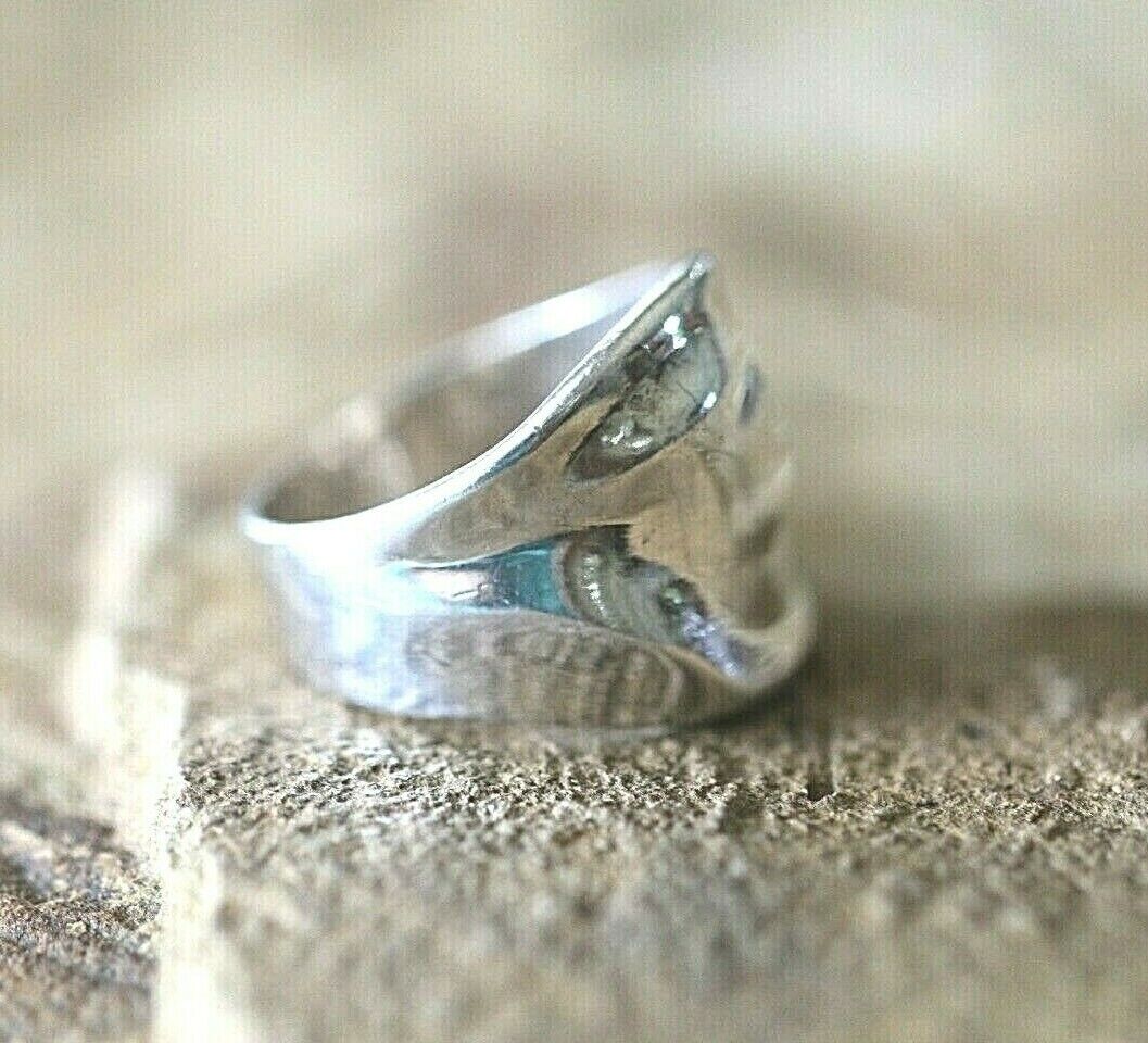*VINTAGE*  Wide Handcrafted .925 Sterling Silver Native American Ring Size 7.5